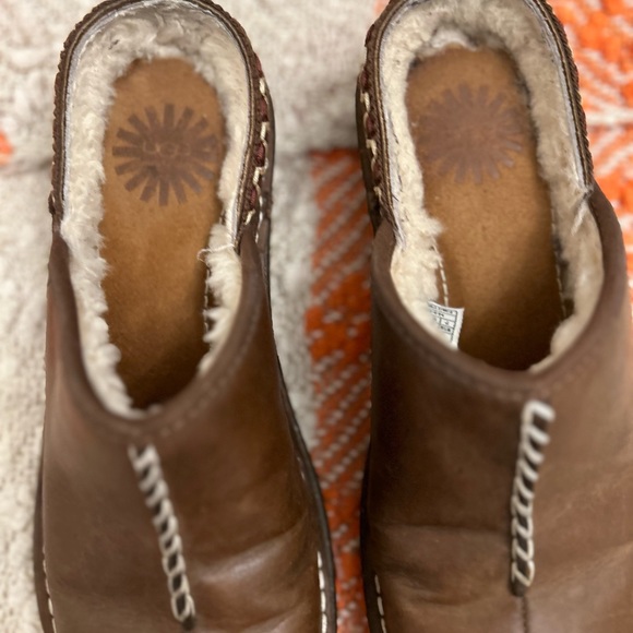 UGG Australia Slip On Clogs Slippers Tan Clog slippers shoes Size 7 - Picture 2 of 9